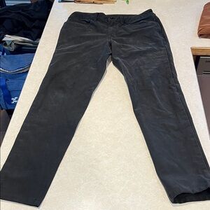 Lululemon Black 5 Pocket Work Pants 32 x 32